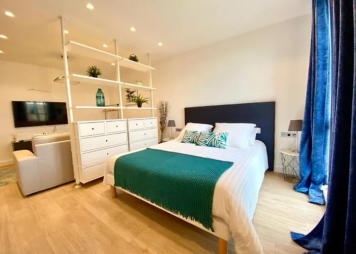 Magnifique Studio A Deux Pas Du Port De Saint-Tropez
